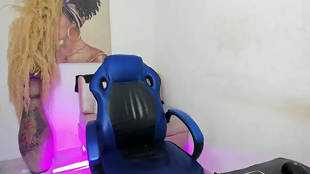 Snapshot of mia_foxts chatting on November 10, 2025, 1:59 am mia foxts online show from November 10, 2025, 1:59 am