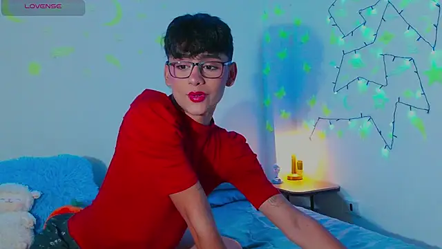 Snapshot of arnold_laurent_ chatting on January 5, 2025, 10:19 pm arnold laurent online show from January 5, 2025, 10:19 pm