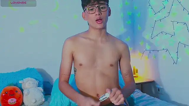 Snapshot of arnold_laurent_ chatting on January 9, 2025, 3:15 am arnold laurent online show from January 9, 2025, 3:15 am