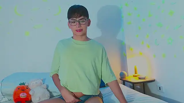 Snapshot of arnold_laurent_ chatting on February 9, 2025, 8:56 pm arnold laurent online show from February 9, 2025, 8:56 pm