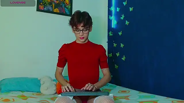 Snapshot of arnold_laurent_ chatting on October 21, 2025, 6:03 am arnold laurent online show from October 21, 2025, 6:03 am