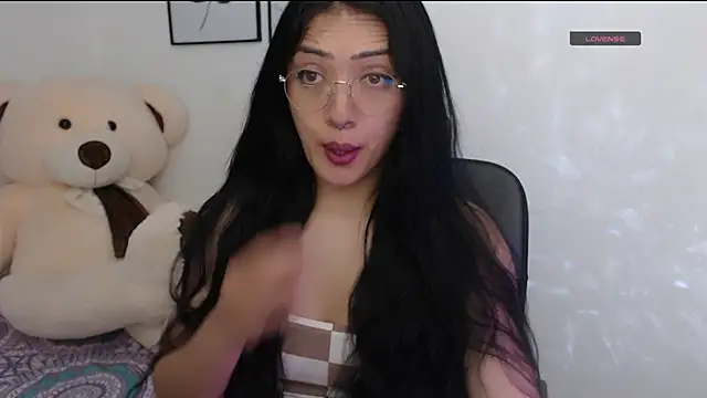 Snapshot of Suzanne_abbey chatting on October 6, 2025, 11:35 pm Suzanne abbey online show from October 6, 2025, 11:35 pm