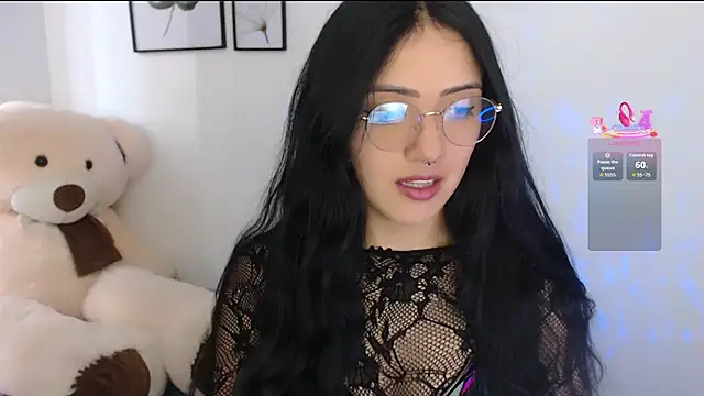 Snapshot of Suzanne_abbey chatting on October 14, 2025, 9:48 pm Suzanne abbey online show from October 14, 2025, 9:48 pm