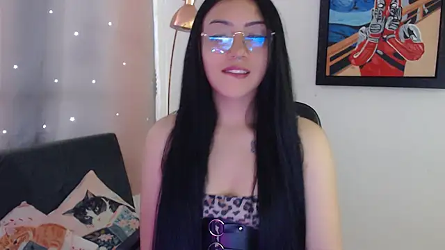 Snapshot of Suzanne_abbey chatting on May 19, 2026, 10:49 pm Suzanne abbey online show from May 19, 2026, 10:49 pm