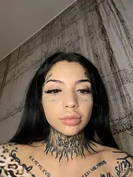 Snapshot of CreamyInkky_ chatting on January 25, 2025, 4:03 pm CreamyInkky online show from January 25, 2025, 4:03 pm