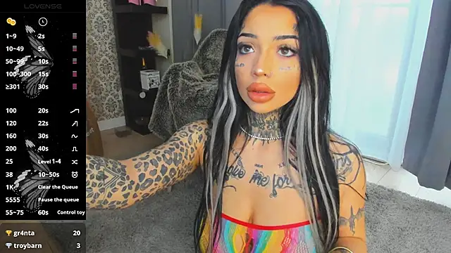 Snapshot of CreamyInkky_ chatting on March 7, 2025, 7:41 am CreamyInkky online show from March 7, 2025, 7:41 am