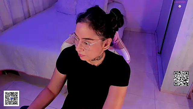 Aleja24Evans online show from February 2, 2025, 3:32 am