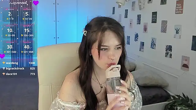 Snapshot of SashaSunlight chatting on January 20, 2025, 1:32 pm SashaSunlight online show from January 20, 2025, 1:32 pm