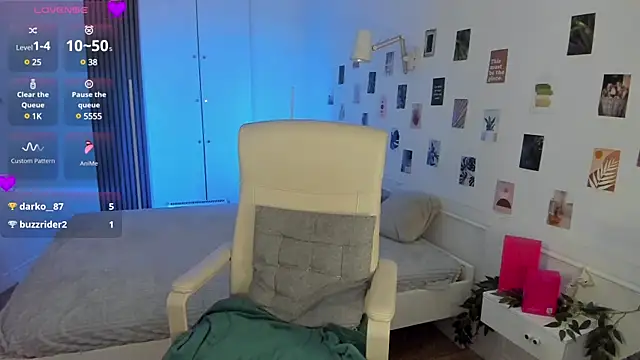 Snapshot of SashaSunlight chatting on March 1, 2025, 2:34 pm SashaSunlight online show from March 1, 2025, 2:34 pm