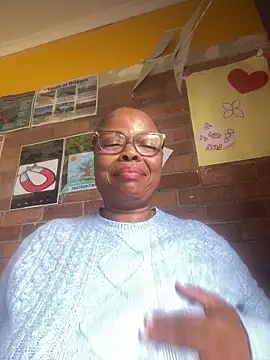 Snapshot of Nomthie chatting on March 21, 2026, 8:19 am Nomthie online show from March 21, 2026, 8:19 am