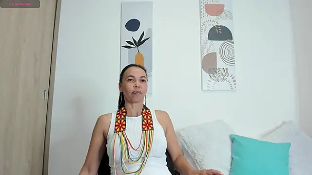 Snapshot of Evawalker_ chatting on February 5, 2025, 1:47 am Evawalker online show from February 5, 2025, 1:47 am