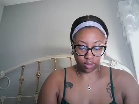 Snapshot of Nyxie_Chaos chatting on June 30, 2026, 11:00 am Nyxie Chaos online show from June 30, 2026, 11:00 am