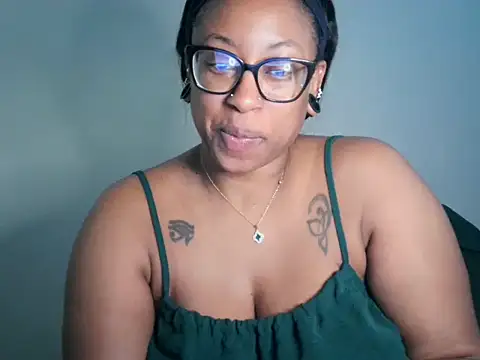Snapshot of Nyxie_Chaos chatting on July 21, 2026, 2:41 pm Nyxie Chaos online show from July 21, 2026, 2:41 pm
