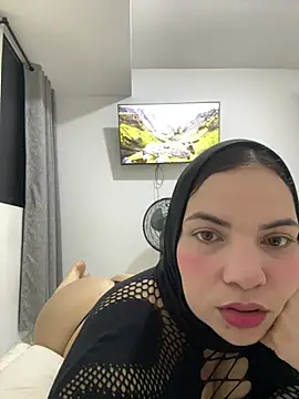 Snapshot of Layla_kaderr chatting on July 31, 2026, 2:22 am Layla kaderr online show from July 31, 2026, 2:22 am