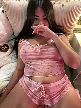 Snapshot of _MadiLee_ chatting on December 29, 2024, 3:33 am MadiLee online show from December 29, 2024, 3:33 am