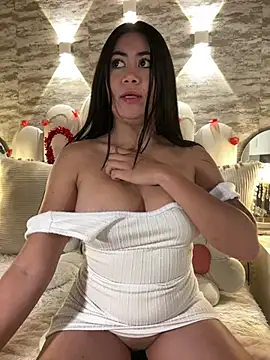 Snapshot of _MadiLee_ chatting on February 2, 2025, 9:56 pm MadiLee online show from February 2, 2025, 9:56 pm