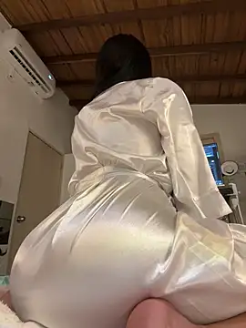 Snapshot of _MadiLee_ chatting on March 7, 2025, 2:46 am MadiLee online show from March 7, 2025, 2:46 am