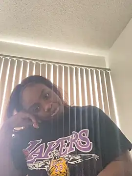 Snapshot of LillShayy chatting on September 25, 2025, 2:21 pm LillShayy online show from September 25, 2025, 2:21 pm