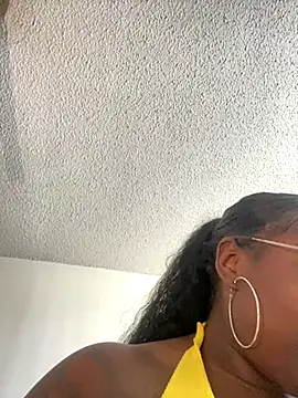 Snapshot of LillShayy chatting on November 14, 2025, 7:12 pm LillShayy online show from November 14, 2025, 7:12 pm