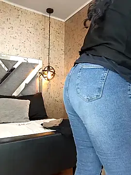 Snapshot of Michelle_Brito1 chatting on February 15, 2025, 10:55 am Michelle Brito1 online show from February 15, 2025, 10:55 am