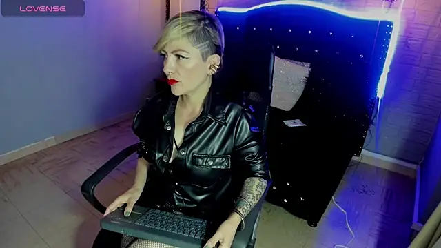 Maria fernandaxxx  online show from January 24, 2025, 10:30 pm