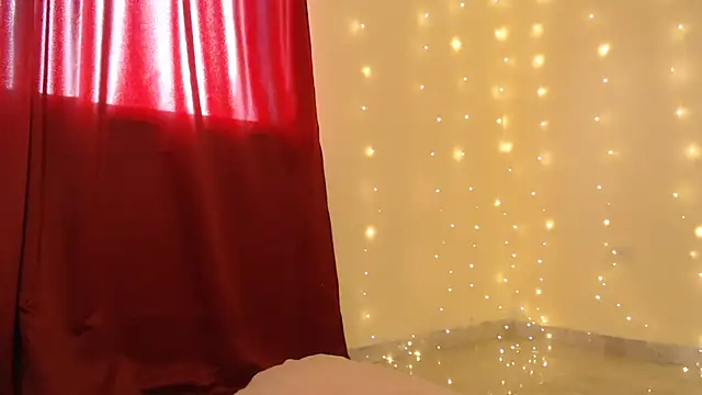 Snapshot of _maiahairy_ chatting on December 1, 2024, 9:59 pm maiahairy online show from December 1, 2024, 9:59 pm