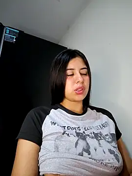 Snapshot of _maiahairy_ chatting on November 19, 2025, 11:38 pm maiahairy online show from November 19, 2025, 11:38 pm