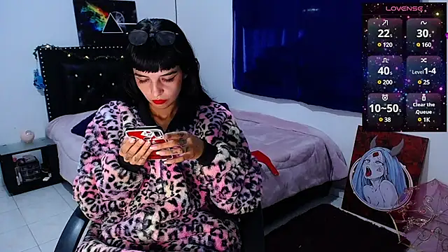 Snapshot of charllotee_dark chatting on December 18, 2024, 11:40 pm charllotee dark online show from December 18, 2024, 11:40 pm