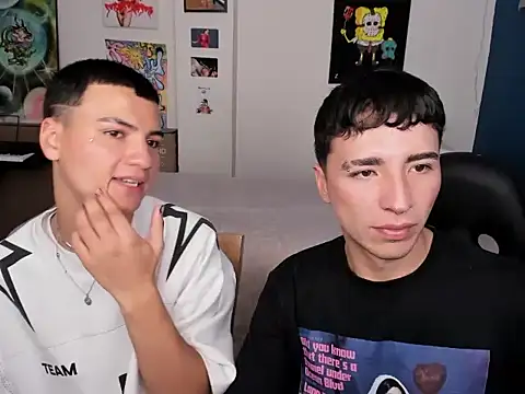 Snapshot of sweet_boys_xx chatting on December 3, 2024, 1:10 pm sweet boys xx online show from December 3, 2024, 1:10 pm