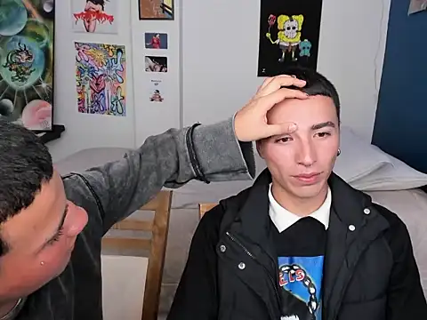 Snapshot of sweet_boys_xx chatting on December 18, 2024, 5:15 am sweet boys xx online show from December 18, 2024, 5:15 am