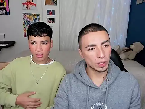 Snapshot of sweet_boys_xx chatting on February 18, 2025, 12:28 pm sweet boys xx online show from February 18, 2025, 12:28 pm