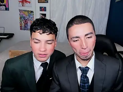 Snapshot of sweet_boys_xx chatting on February 25, 2025, 11:41 am sweet boys xx online show from February 25, 2025, 11:41 am