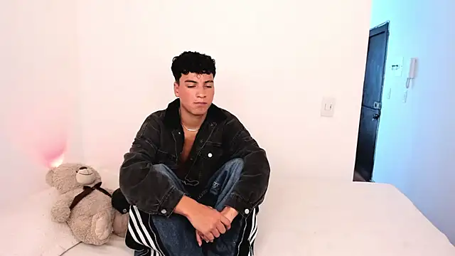 Snapshot of sweet_boys_xx chatting on October 26, 2025, 6:58 pm sweet boys xx online show from October 26, 2025, 6:58 pm