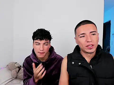 Snapshot of sweet_boys_xx chatting on November 9, 2025, 12:36 pm sweet boys xx online show from November 9, 2025, 12:36 pm