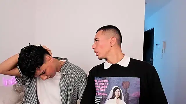 Snapshot of sweet_boys_xx chatting on November 14, 2025, 12:37 pm sweet boys xx online show from November 14, 2025, 12:37 pm