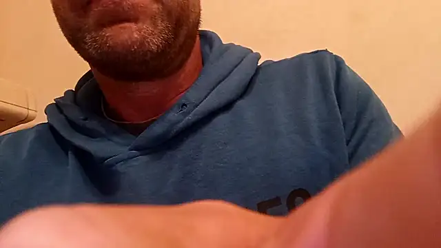 Timbojan28 online show from May 2, 2026, 4:39 am
