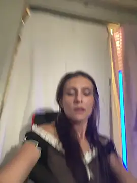 snowrillaxxx online show from June 12, 2026, 7:07 am