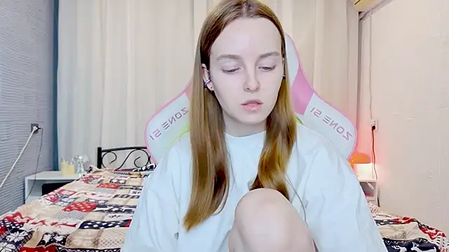 Wild  flowers online show from December 3, 2025, 6:50 pm