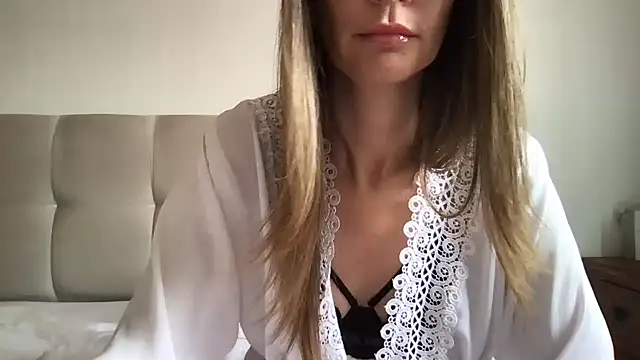 Snapshot of paolajonez chatting on December 5, 2024, 2:22 pm paolajonez online show from December 5, 2024, 2:22 pm