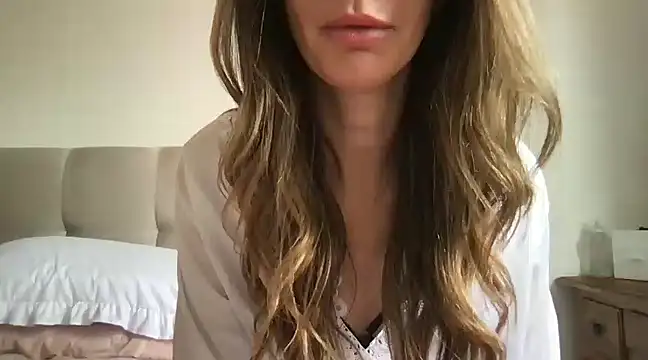 Snapshot of paolajonez chatting on December 13, 2024, 11:13 am paolajonez online show from December 13, 2024, 11:13 am