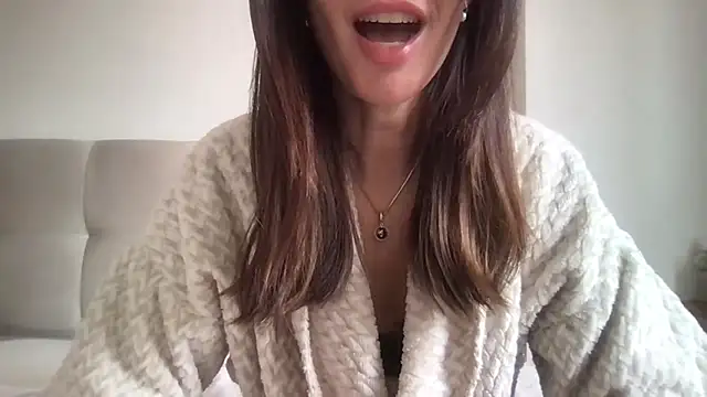 Snapshot of paolajonez chatting on October 12, 2025, 12:48 pm paolajonez online show from October 12, 2025, 12:48 pm