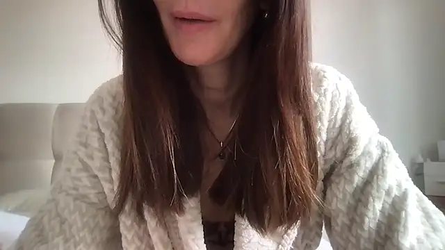 Snapshot of paolajonez chatting on October 15, 2025, 12:38 pm paolajonez online show from October 15, 2025, 12:38 pm