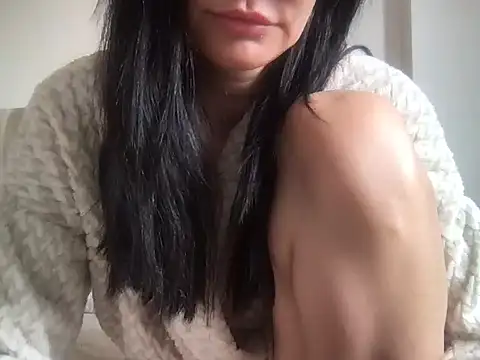 paolajonez online show from August 7, 2026, 1:35 pm