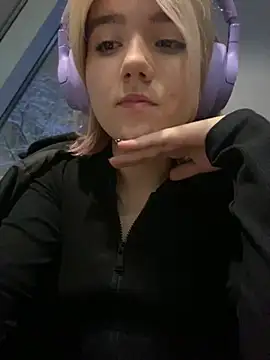 Baby  Naughty online show from December 15, 2024, 4:15 pm