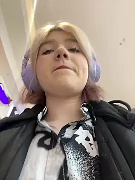 Baby  Naughty online show from February 4, 2025, 8:13 am