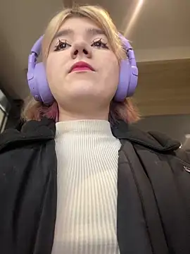 Baby  Naughty online show from February 10, 2025, 8:09 am