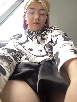 Baby  Naughty online show from February 13, 2025, 11:17 am