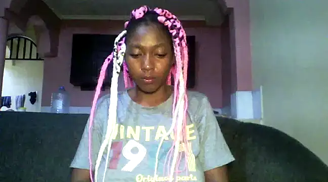 Snapshot of Sexxy_bre chatting on December 25, 2024, 6:31 am Sexxy bre online show from December 25, 2024, 6:31 am