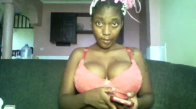 Snapshot of Sexxy_bre chatting on December 26, 2024, 2:05 pm Sexxy bre online show from December 26, 2024, 2:05 pm