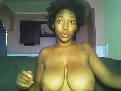 Snapshot of Sexxy_bre chatting on January 8, 2025, 10:04 am Sexxy bre online show from January 8, 2025, 10:04 am